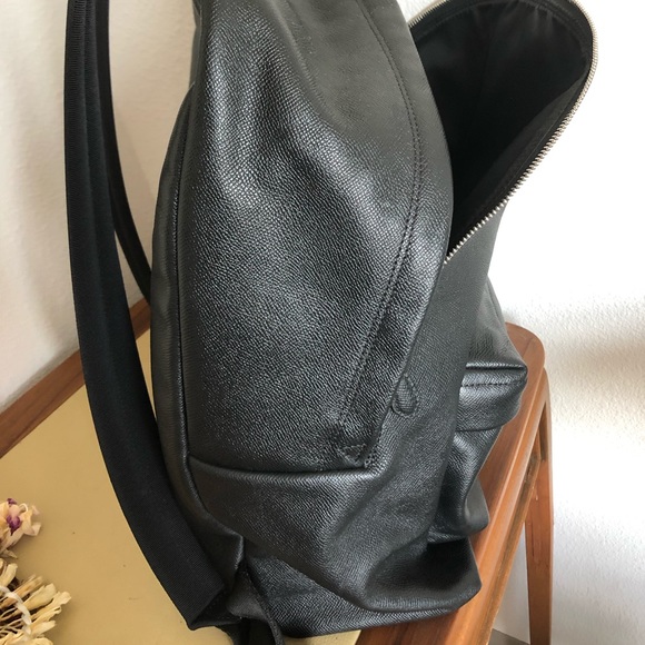 Authentic Givenchy backpack - Picture 4 of 8